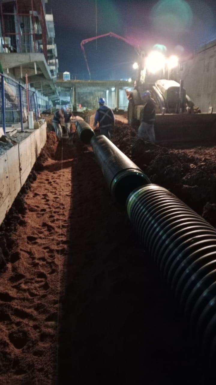 Obras de redes sanitarias en terreno